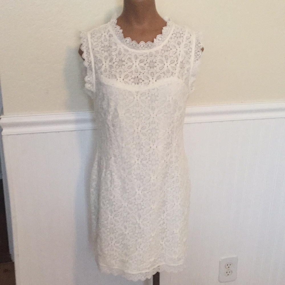 Cute Vintage ivory lace dress.